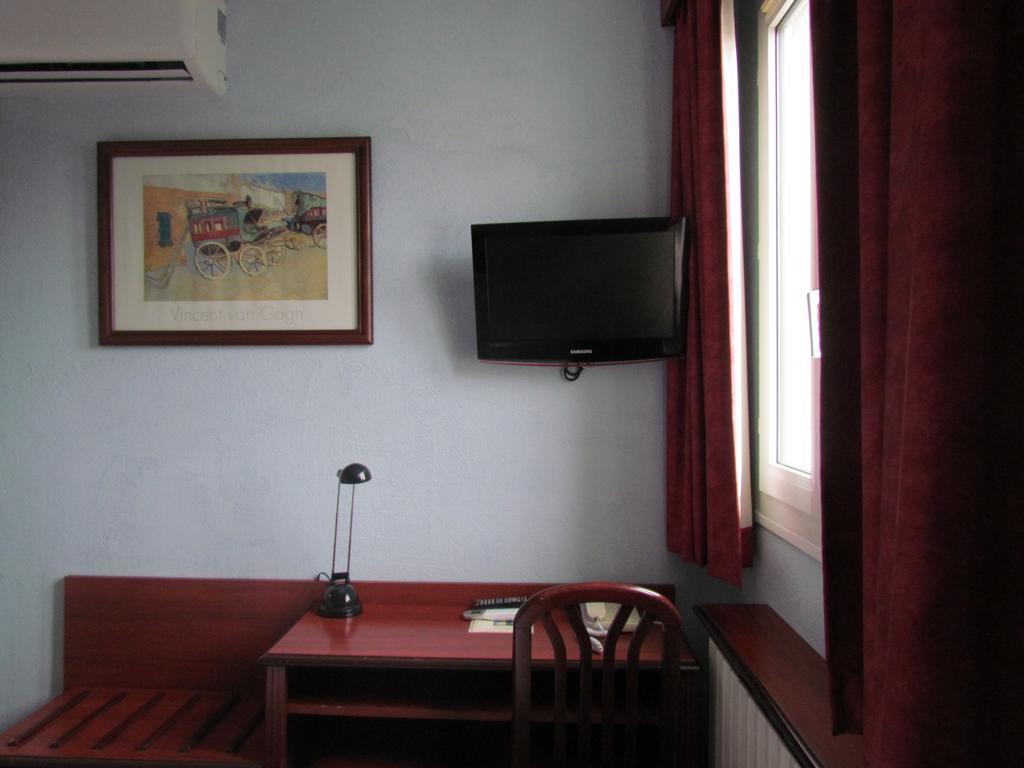 Hotel Du Parc Aulnay-sous-Bois Room photo