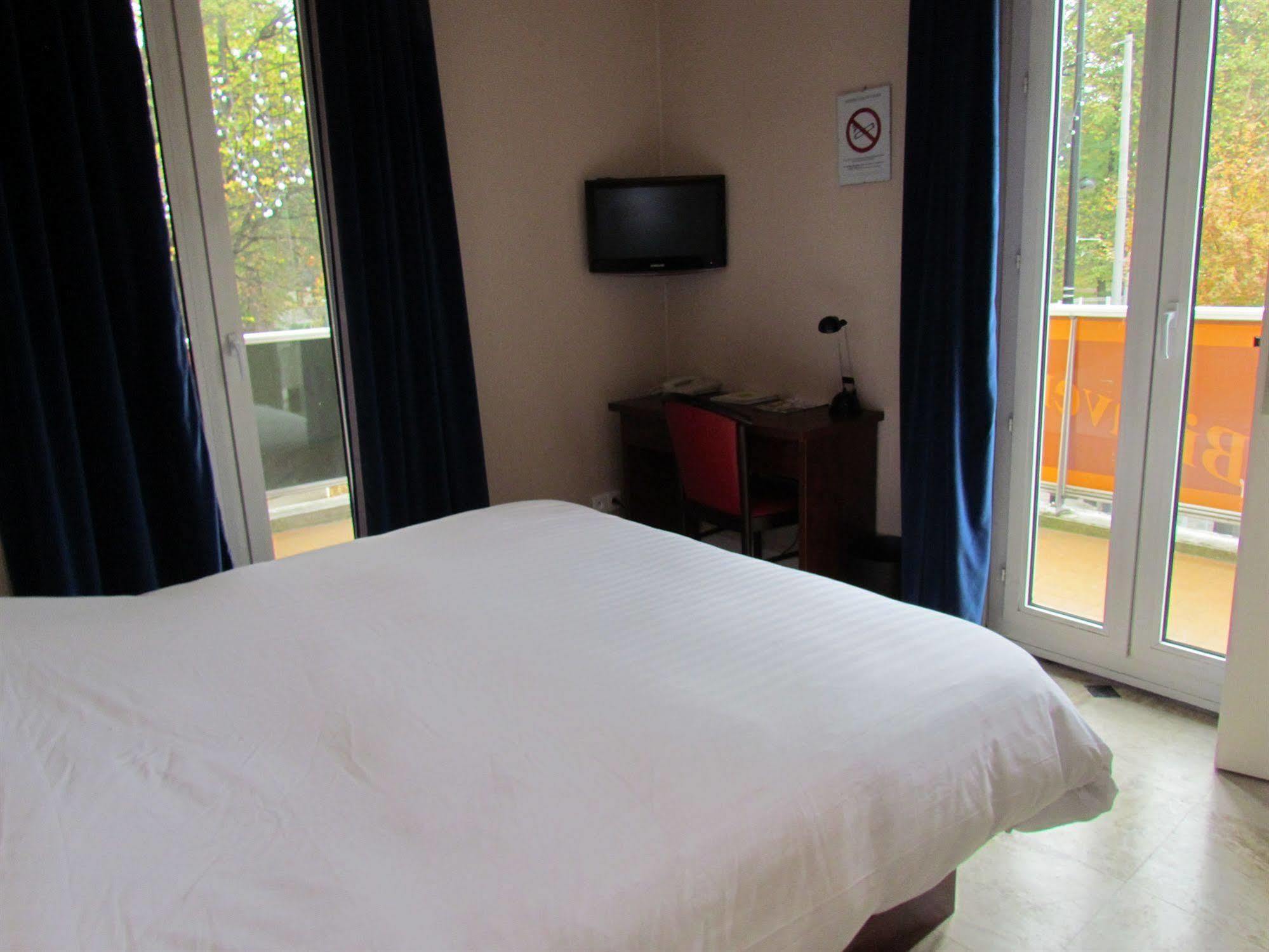 Hotel Du Parc Aulnay-sous-Bois Exterior photo